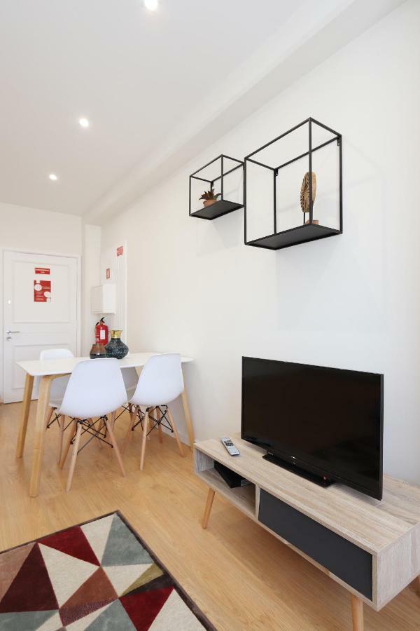 Hm - Living Batalha Square 2 Leilighet Porto Eksteriør bilde